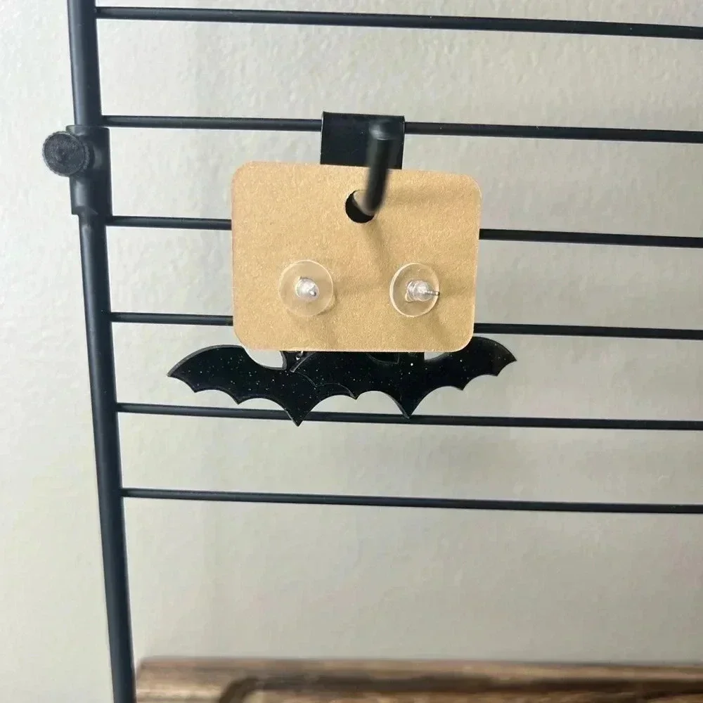 Spooky‎ Bats Black Pink Halloween Lightweight Post Dangly Earrings NEW